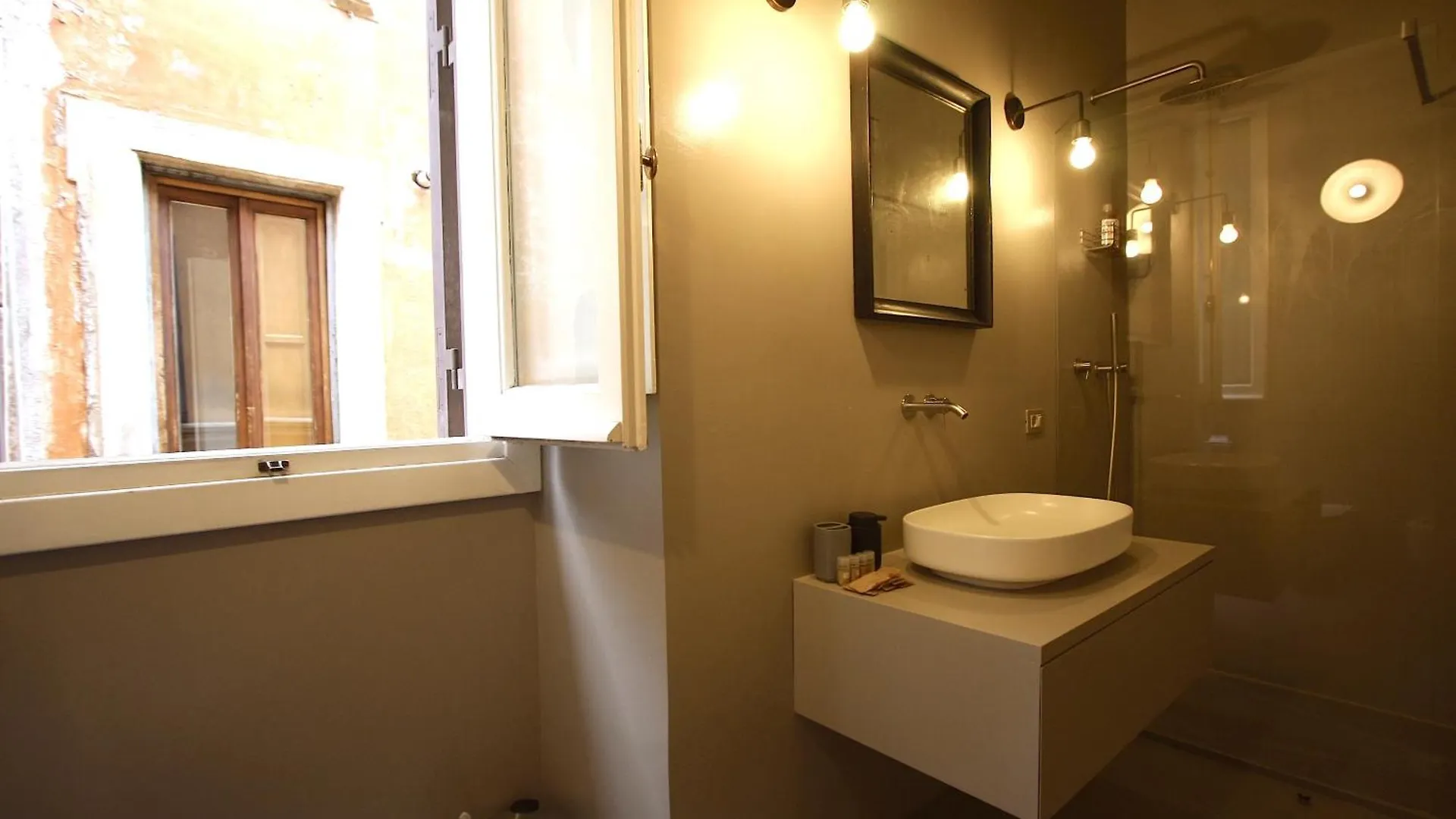 Cartari Holiday House In Campo De Fiori Rom 0*,  Italien