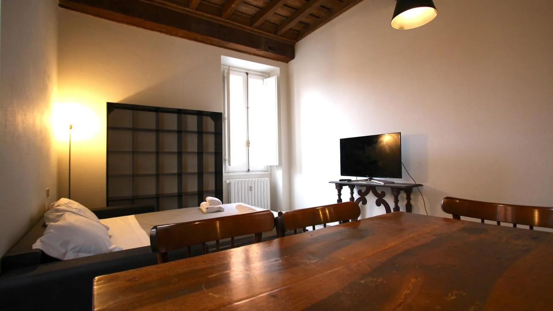 Apartment Cartari Holiday House In Campo De Fiori Rome
